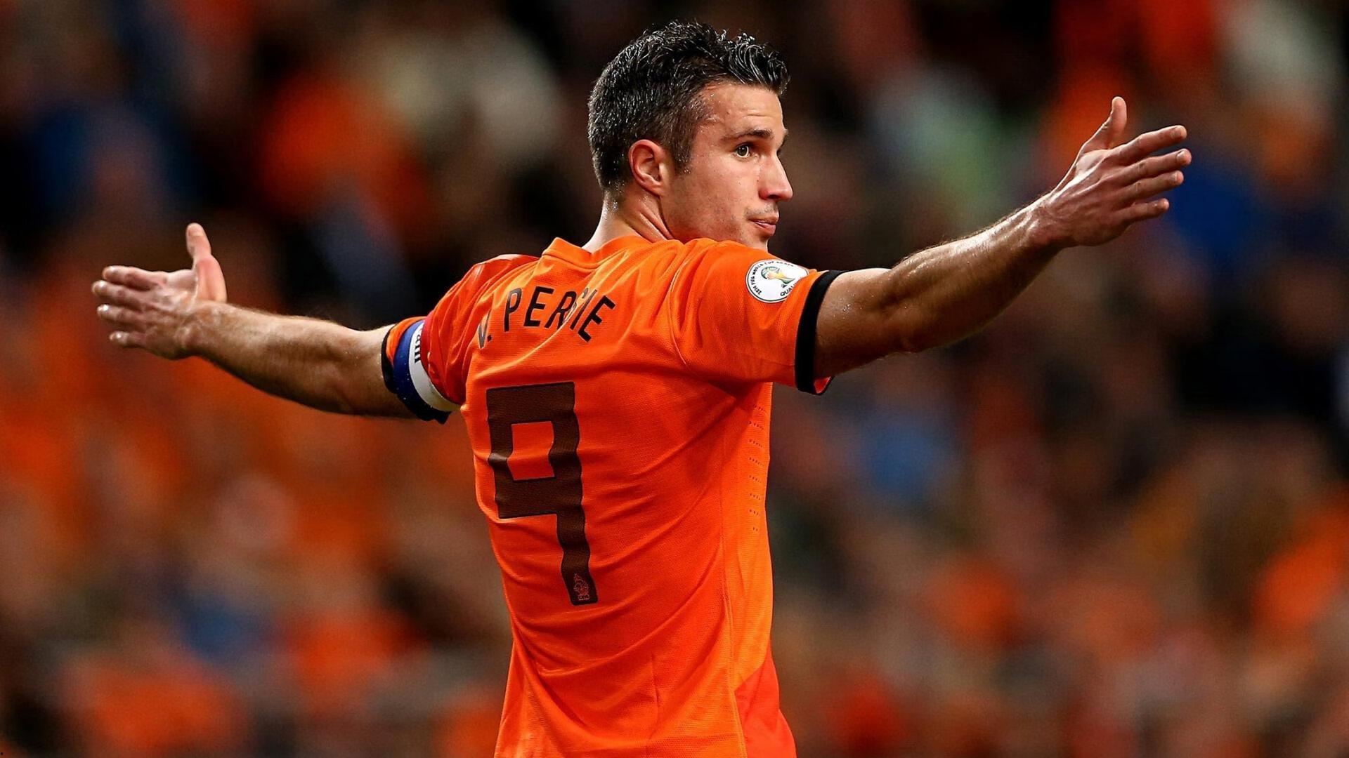 世体曝莱万伤情堪忧,或无缘国王杯决赛及欧冠关键战役,巴萨锋线面临严峻考验